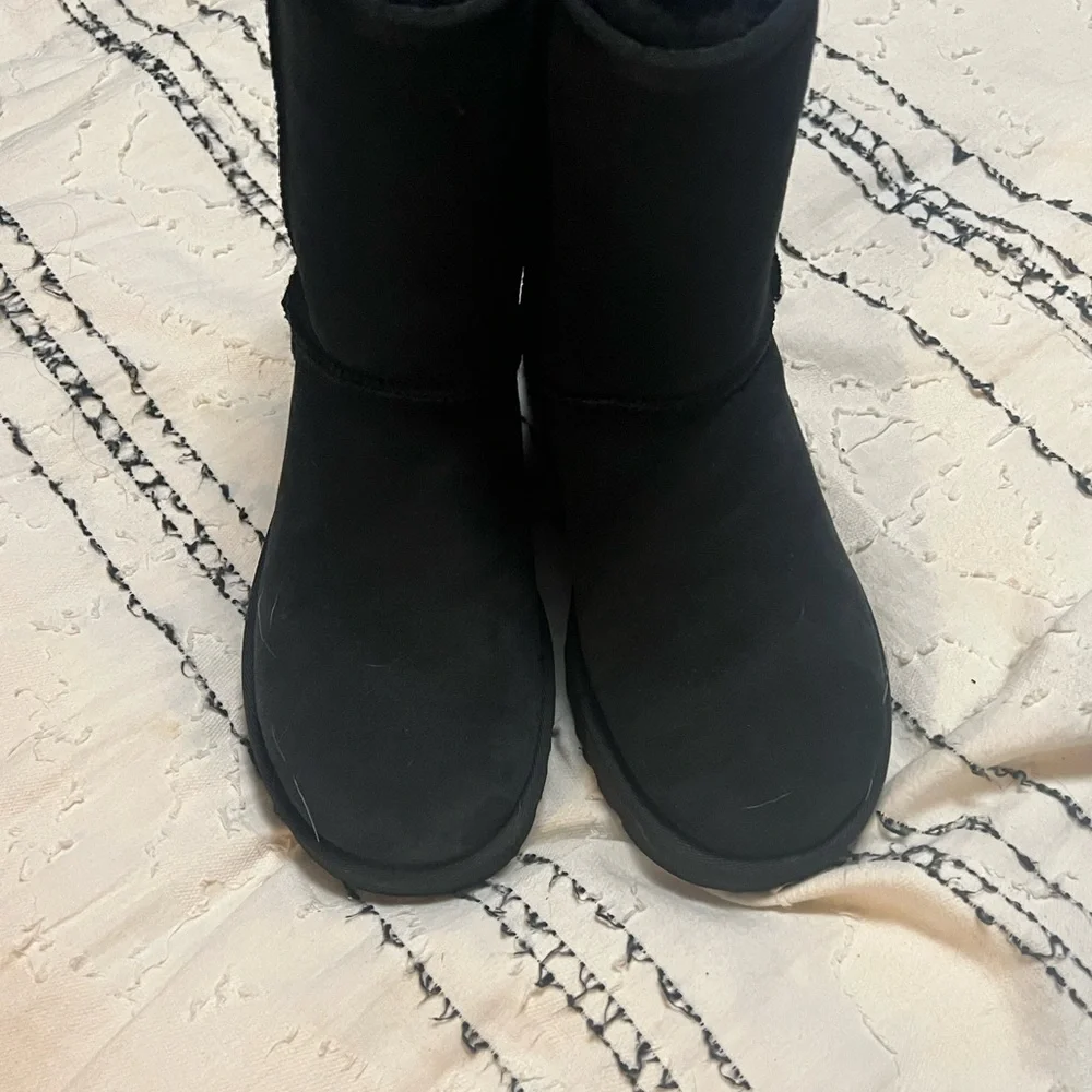 black uggs - Picture 4 of 4
